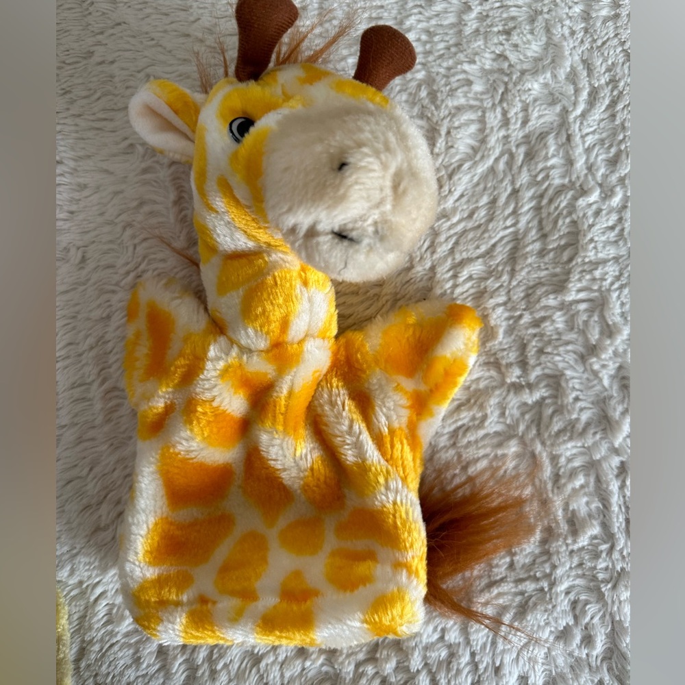 VTG fuzzy Plush Giraffe Hand Puppet imaginary play developmental toy